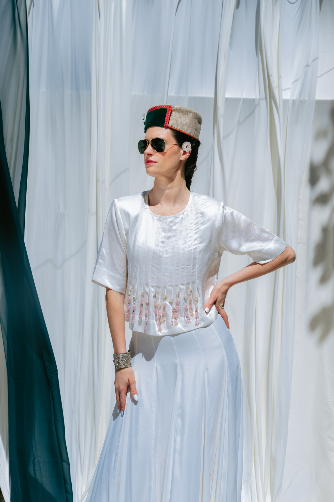 Bodice with padded shoulders