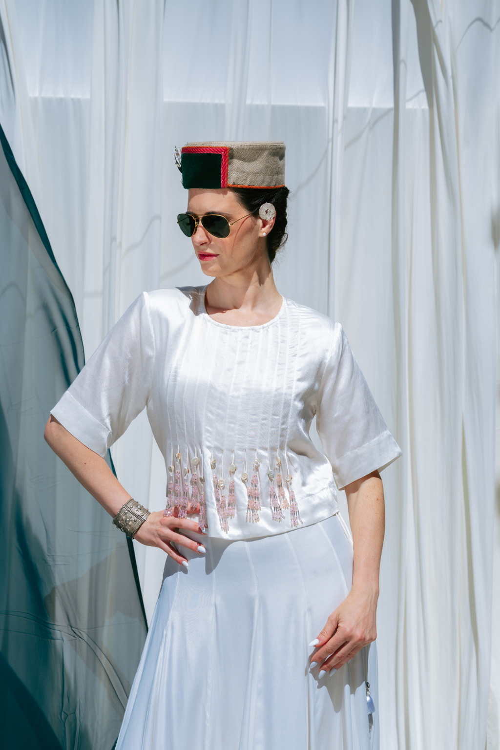 Bodice with padded shoulders