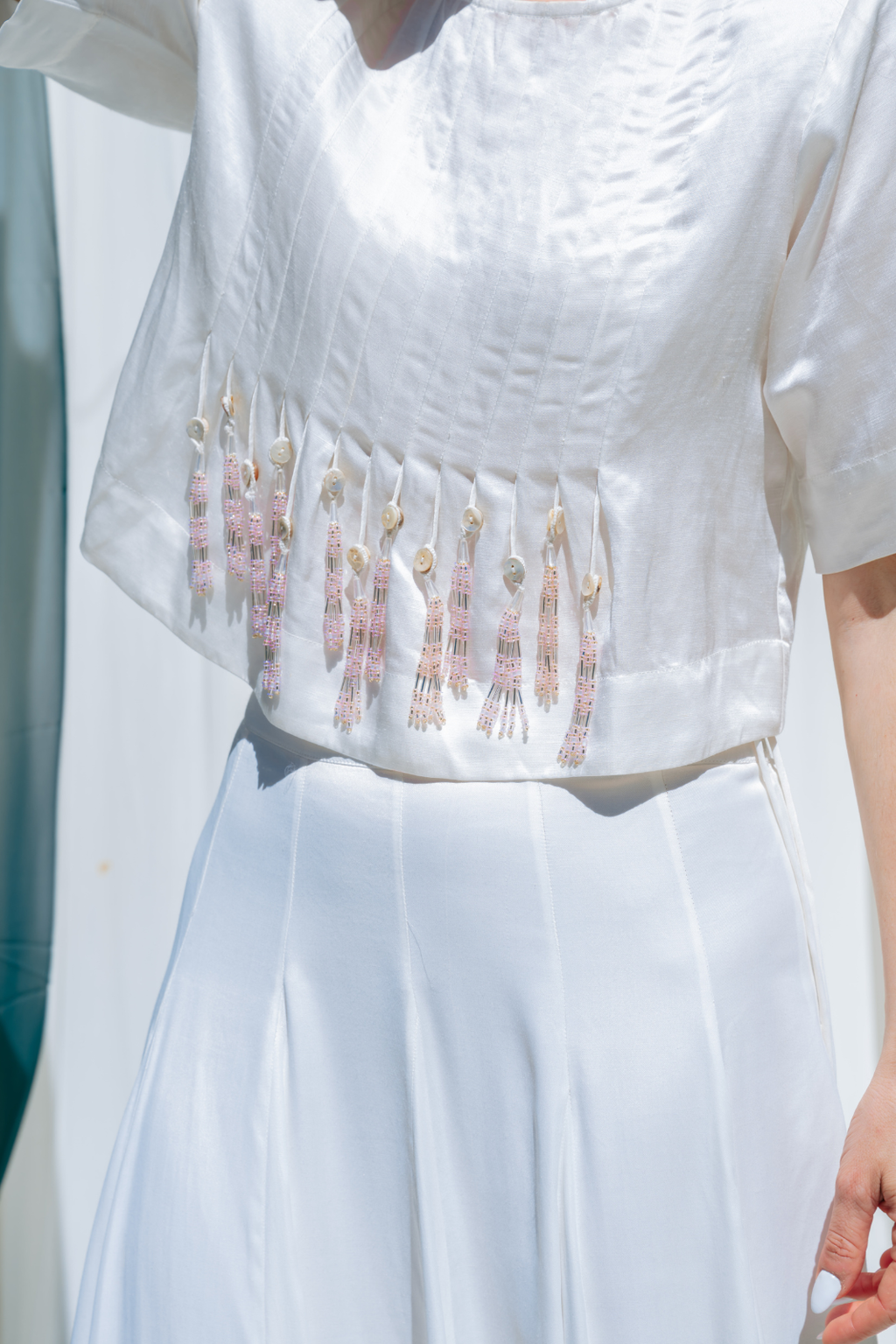 Bodice with padded shoulders