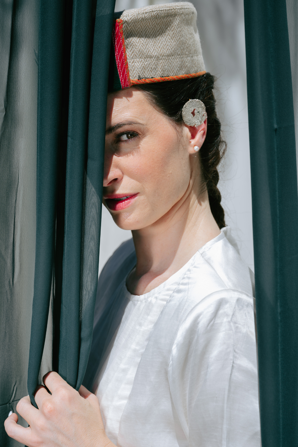 Bodice with padded shoulders