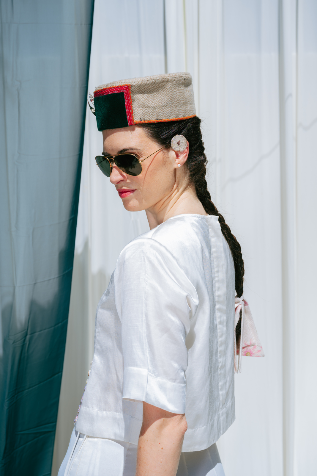 Bodice with padded shoulders